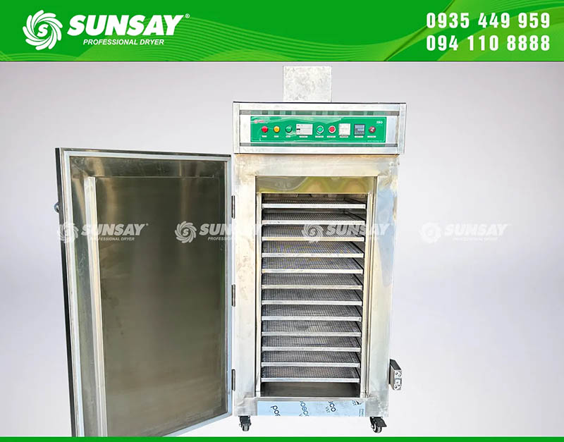 Quạt tảng nhiệt trên thân máy được bọc cẩn thận